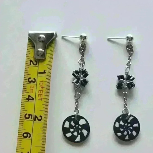 Black and white hypnosis silver chain earrings ✦ long  dangle earrings ✦ - Picture 5 of 5
